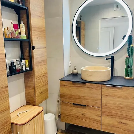 T3 Centre Apartment
